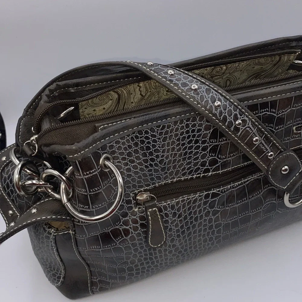 Blazin Roxx Concealed Carry Purse Handbag Studded N7530827 Pockets Bling Western